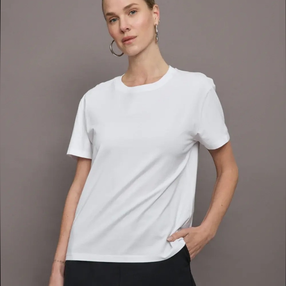 Carbon 38 “Perfect Tee”
